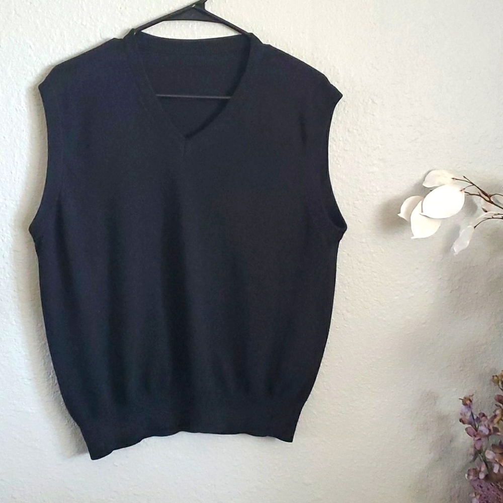 Black Sleeveless Dress Vest